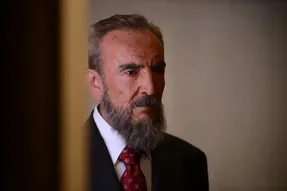 (ویدئو) گریم فوق‌العاده بیوک میرزایی در نقش فیدل کاسترو