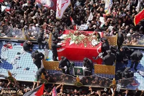 فرزندان آیت‌الله سیستانی در مراسم تشییع رهبر انقلاب در نجف