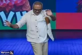آواز هنرمندانه؛ رقص رامبد با چشم و دلوم روشن که روزبه حصاری بهش میگه