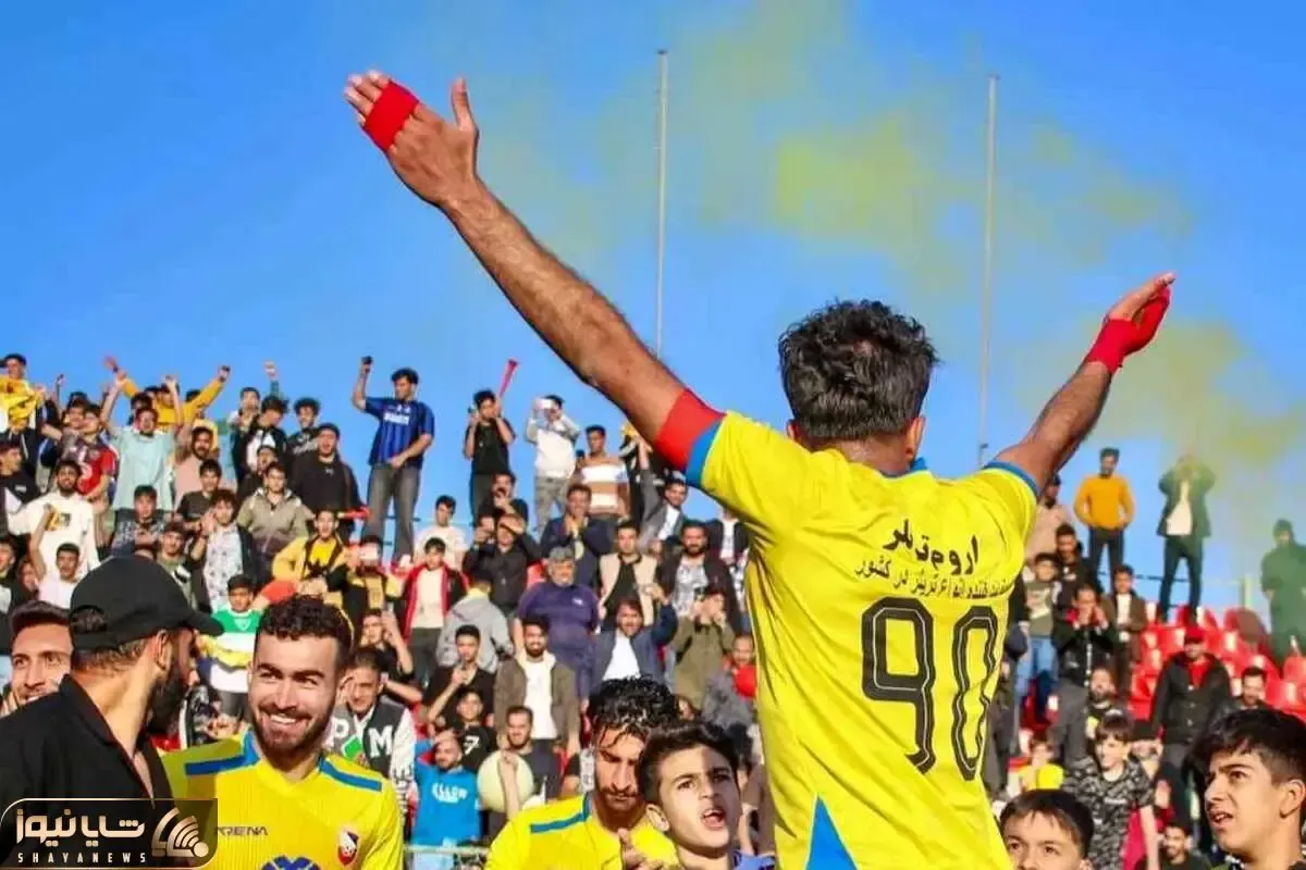 نوشته عجیب پشت پیراهن تیم لیگ یکی