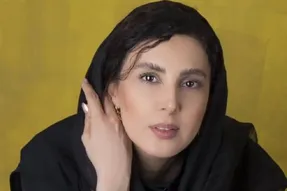 سلفی لیلا بلوکات با شلوار گشاد و چروک در مقابل آینه! | عکس