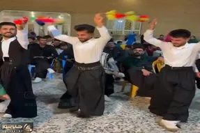 آواز شاد؛ مردای لروزن رقص باله و هلیکوپتریو باهم ترکیب کردن ببینی مغزت رگ به رگ میشه