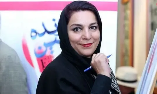 سوتی تهمینه میلانی در بازی فوتبال امشب نساجی و پرسپولیس