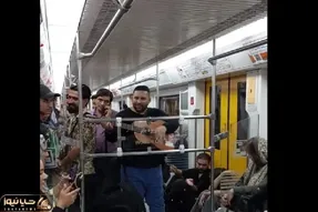 آواز خیابانی؛ ببینید این آقا تو مترو از مادر خوند و همه رو احساسی کرد ملت گریشون گرفت
