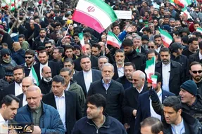 (ویدئو) حضور پزشکیان در مراسم تشییع پیکر شهدا