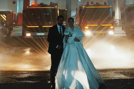 عروسی خواهر زاده منوچهر هادی, همکارای آتش نشانش اینجوری سوپرایزش کردن