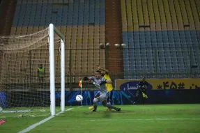حمله وحشتناک پرسپولیسی ها به حامد لک؛ همین حالا از پرسپولیس برو!