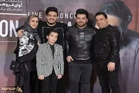 آواز احساسی؛ وقتی تو کنسرت برقا رفته ولی آرون افشار جیگرشو داره و بدون هیچی میخونه