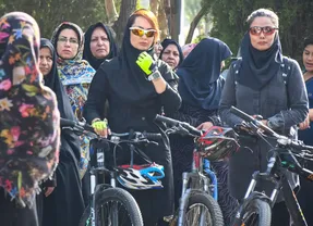 نماینده خبرگان: دوچرخه‌ سواری زنان توهین به خداست!