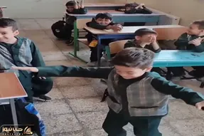 آواز شاد؛ معلم پایه برا تولد یکی از بچه ها هله دان دان خوند همه کلاس رقصیدن چقد خوبه