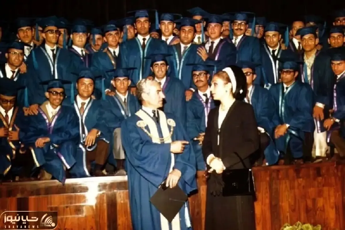 سفر به ایام قدیم سال 1349؛ تناقض چهره فرح دیبا و لباس نظامی