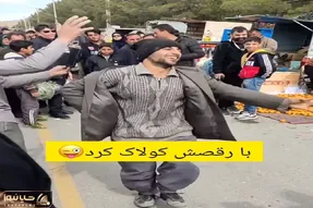 آواز شاد؛ مرد تو بازار با زیرشلواری و آی امان یه رقصی رفت ملت خریدو ول کردن غرق تماشا