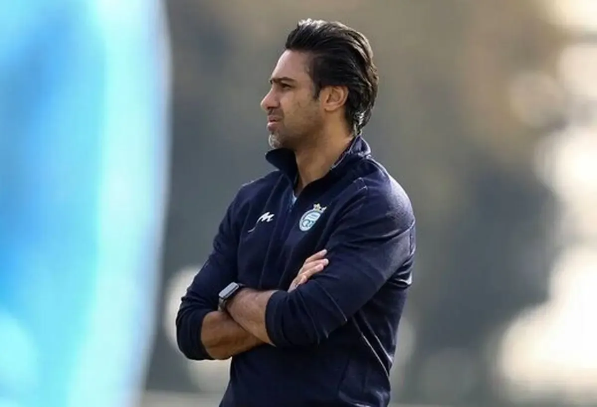 محمد جواد به‌آفرین سورپرایز فرهاد مجیدی بری خط دفاع استقلال