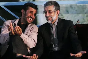 توضیح حداد درباره ادعای دست بوسی فرح