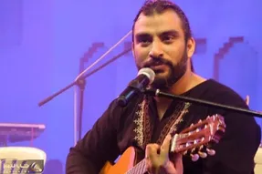 آواز احساسی؛ مرحوم ناصر عبداللهی وقتی آهنگ ناصریا رو خوند سالن مثل بمب ترکید رفت هوا