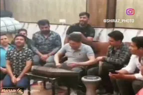 آواز دورهمی؛ بند 40 دختر یه عالمه مرد سیبیل کلفت داره که ظاهر خشن ولی صدای فشن دارن