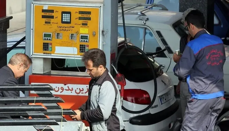 تلاش دولت برای کم کردن سهمیه بنزین خودروها