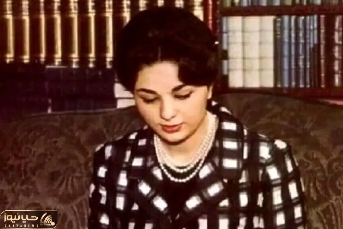 سفر به ایام قدیم؛ کارت عروسی با طراحی افراط و تفریط ملکه از خود مچکر محمدرضا پهلوی