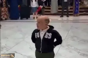 آواز شاد؛ پایکوبی این آقا با قد و اندازه نیم اینچی و کله کچل وسط تالار همه رو مات کرد