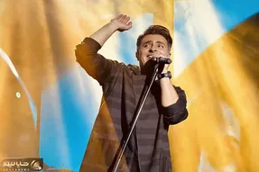 آواز هیجانی؛علیرضا طلیسچی داشت آهنگ رو تو حواس جمع میخوند اشاره کرد به عشق همه فهمیدن