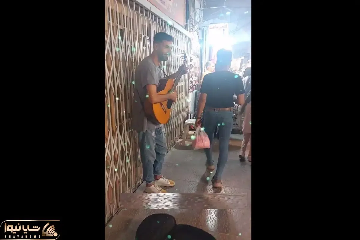 آواز خیابانی؛ ببینید این جوان چطور تو بازار همه رو به وجد آورده!