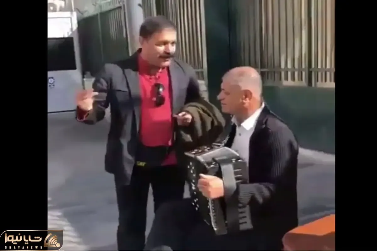 آواز خیابانی؛ ببینید آقاهه با نوازنده ترک چه آهنگ کردی خوند ناز نفسش!