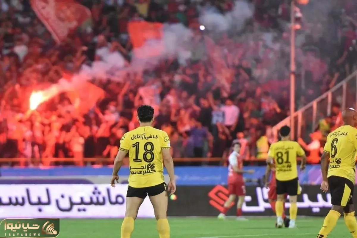 هواداران سپاهان لنگ به دست استقبال پرسپولیس رفتند