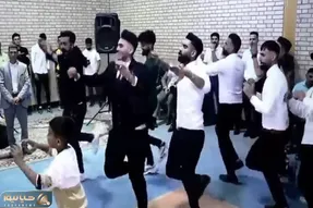 آواز محلی؛ پایکوبی محلی شیرازیا که یه متر میپرن هوا ذره ای تو رقصشون تنبلی نمیبینی