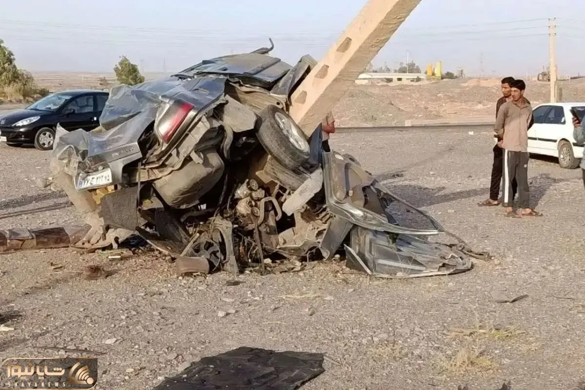 تصادف مرگبار پژو پارس با تیر برق