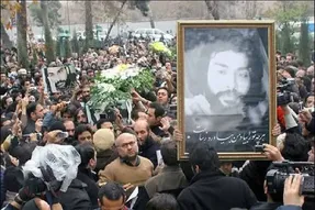 آواز ماندگار؛ ناصر عبداللهی قبل مرگش بین هزاران نفر این آهنگ رو به همسرش تقدیم کرد
