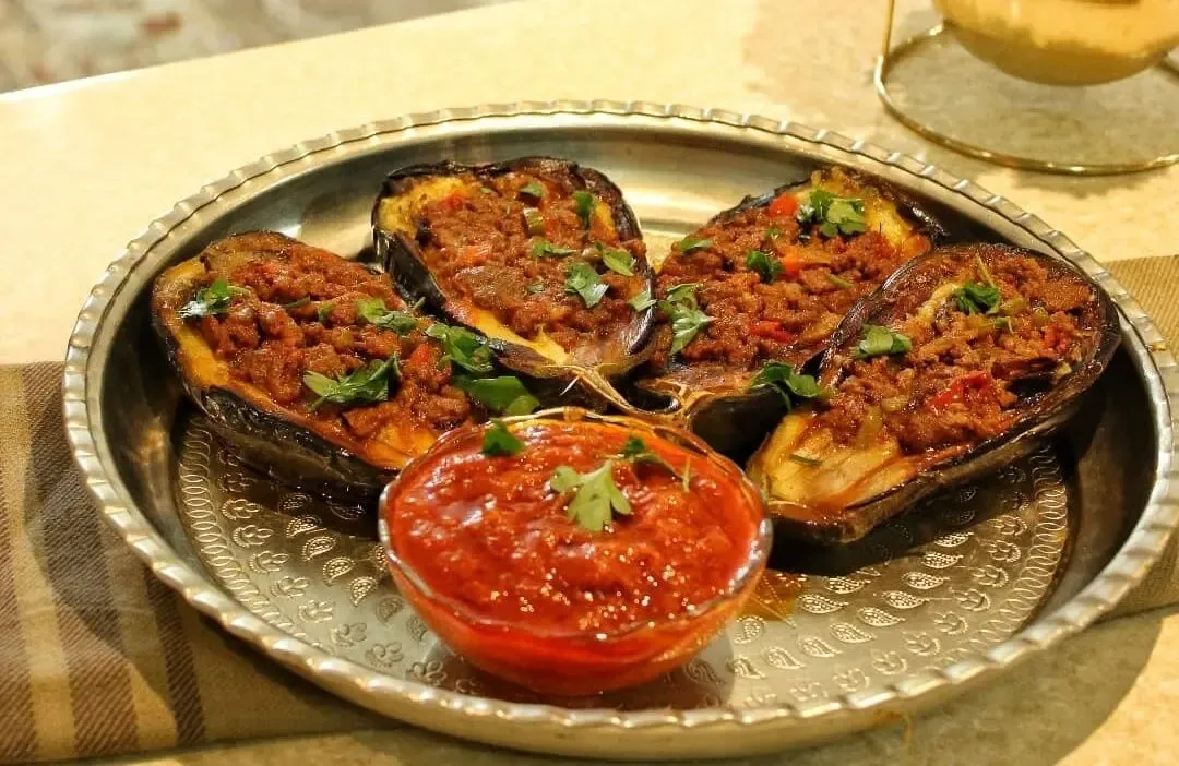 طرز تهیه بادمجان شکم پر شمالی؛ یه بار امتحان کنی عاشقش میشی