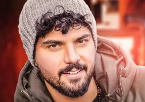 هیکل جذاب سینا مهراد با شورت ورزشی در باشگاه + عکس