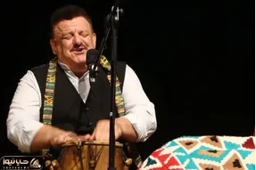 آواز پر حرارت؛ استاد ناصر وحدتی تو پارک آها بوگو می چلچرانه چهچه می زنه