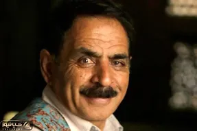آواز احساسی؛ عمو رشید کروات زده تو ازدحام چه سوز دار میخونه صداش محشر و درجه یک