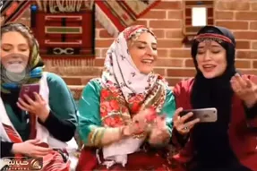 آواز شاد؛ مرجانه گلچین،نعیمه و آشا آهنگ محلی رعنا تی تومن گله کشه میخونن جگر حال بیار