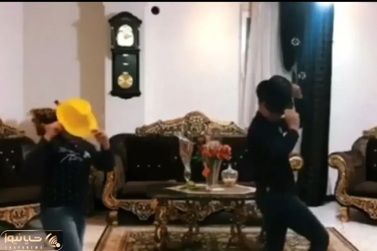آواز شاد؛ آپدیت رقص باباکرم رو دوتا داداش نصب کردن جوری میزون و هماهنگ میرقصن کیف کنی