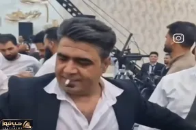 آواز شاد؛ مرد همزمان هم خودش میرقصه هم سیگارشو گوشه لبش میرقصونه مغزت سوت میکشه