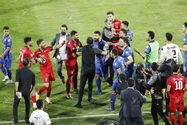 جنگ آبی و قرمز در فضای مجازی؛ پدیده گیت و گل گهر گیت!