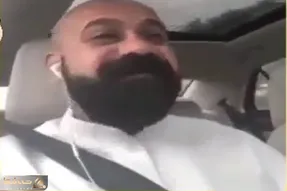 آواز شاد؛ مرد عرب با کیلو کیلو ریش و لهجه ی گوگولی فارسی دونه دونه خوند از هم میپاچی
