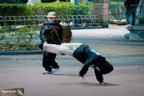 آواز شاد؛ برا بچه های خارجی آهنگ فارسی شاد مجلسی زدن وسط خیابون همچین ژانگولری رقصیدن