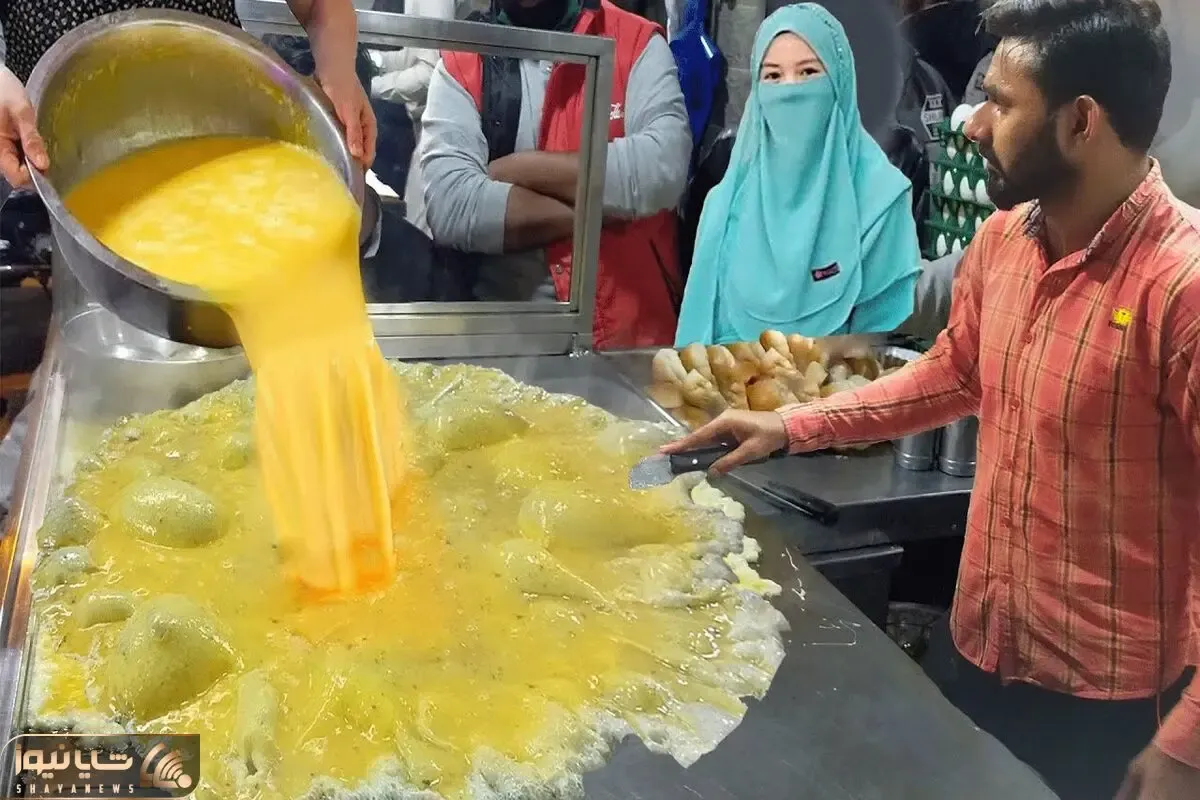 غذای خیابانی؛ ببینید پادشاه برگر کنار پیاده رو چه خوردنی های آبدار و لذیذی میده مشتری