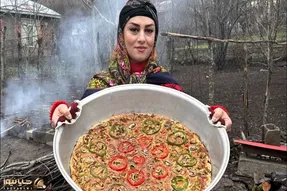 غذای خوش پخت دهاتی؛ طبخ پیتزا خوش رنگ و لعاب خونگی توسط خانم روستایی اهل گیلان با صفا