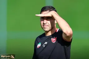 وحید هاشمیان دست روی هرکس گذاشت 