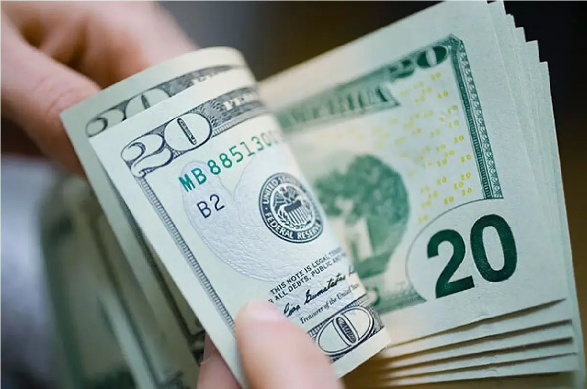 قیمت دلار امروز دوشنبه 30 شهریور 1405؛ دلار عقب نشست
