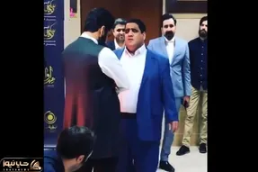 آواز خیابانی؛ ببینید این آقا چه خفن آهنگ لالایی رو پیش خود علی زند وکیلی خوند فیض برد
