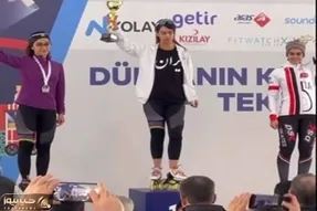 نیلوفر مردانی دختر اسکیت باز و کشف حجاب با لباسی به نام ایران
