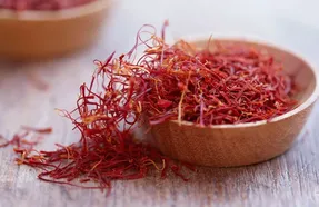 چگونه زعفران اصل را از زعفران تقلبی تشخیص دهیم؟