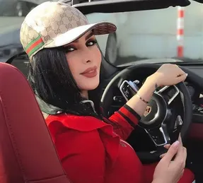 دنیا جهانبخت: روزی ۱۰۰ میلیون از اینستاگرام درآمد دارم!