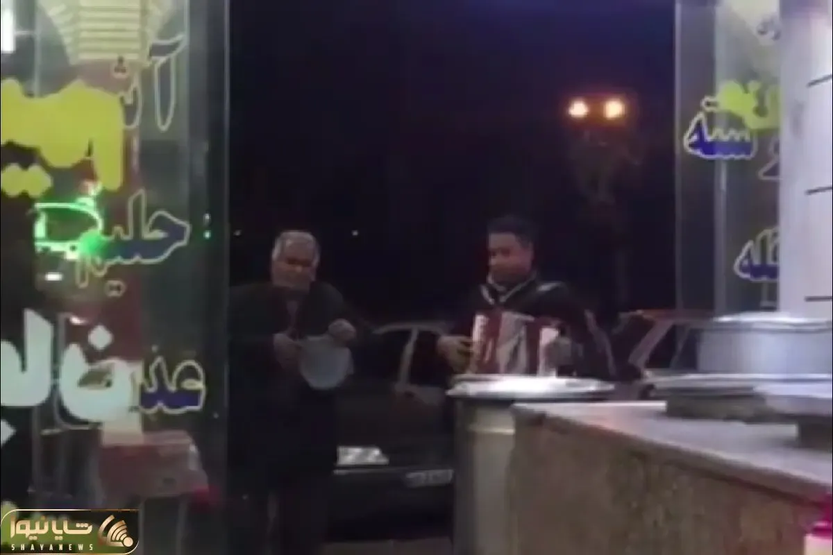 آواز خیابانی؛ ببینید پیرمرد شنگول آهنگ خوانان اومد تو کله پزی اونم با کفتر کاکل به سر