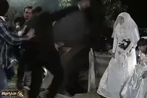 آواز شاد؛ رقص لری علی صادقی تو عروسی خواهرش با دهل فقط اینکه لباس عروس رو خراب میکنه